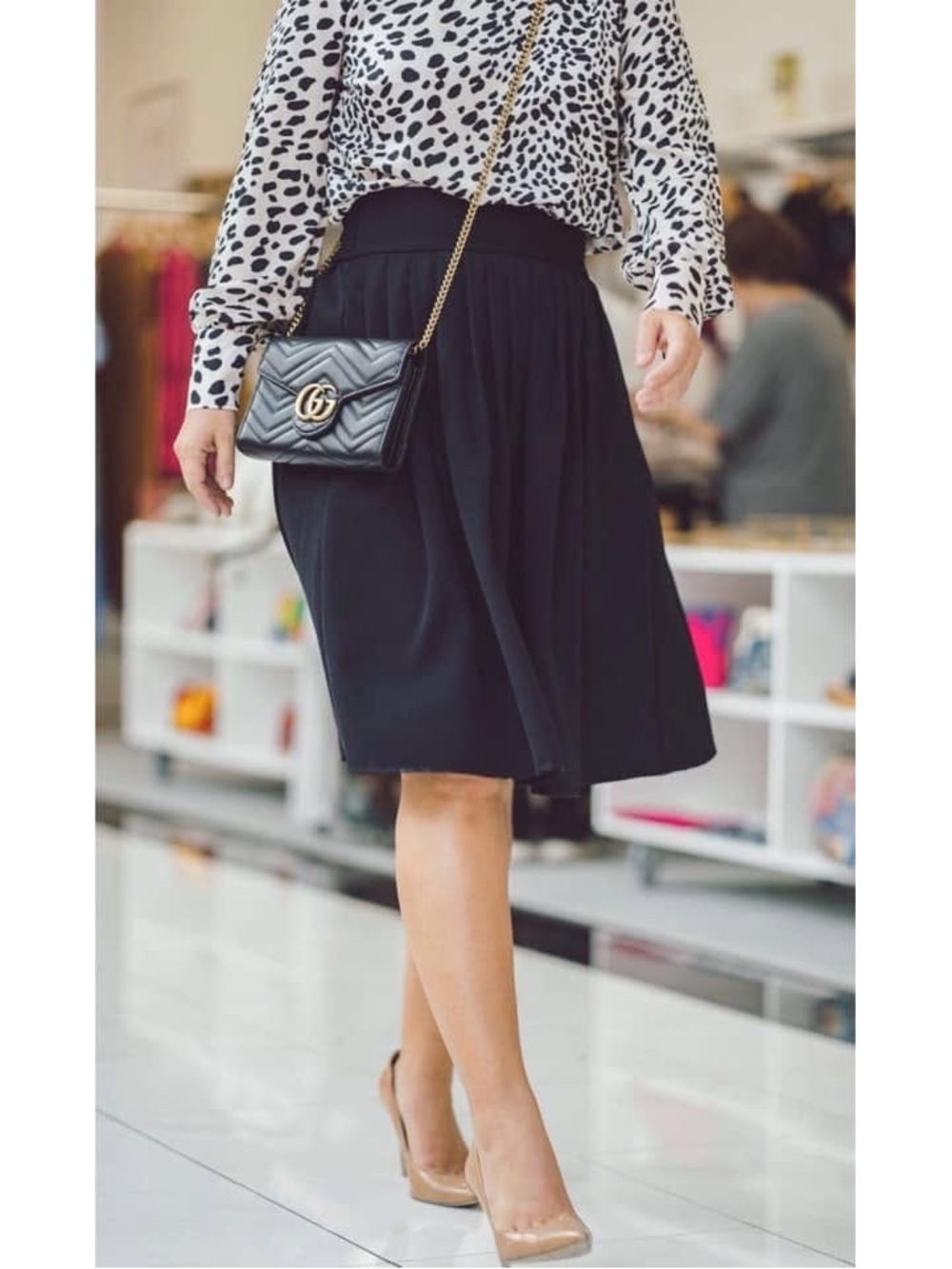 Women's Black Pleated Knee-Length Skirt